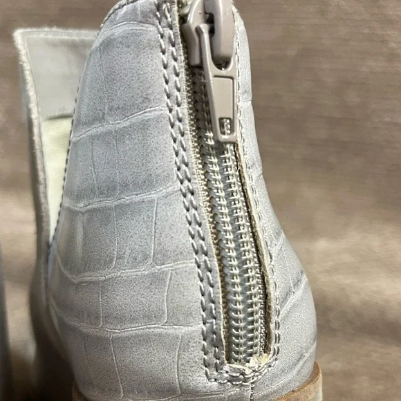 DV8 Dolce Vita Shai Women’s size 7 Grey Suede & Mixed Material Heeled Bootie EUC - Picture 13 of 16